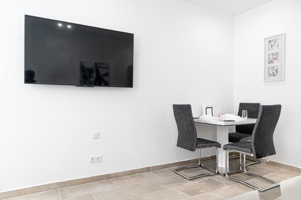 9 Min From City Center - Lovely Studio Near U1 Reumannplatz Viena Exterior foto