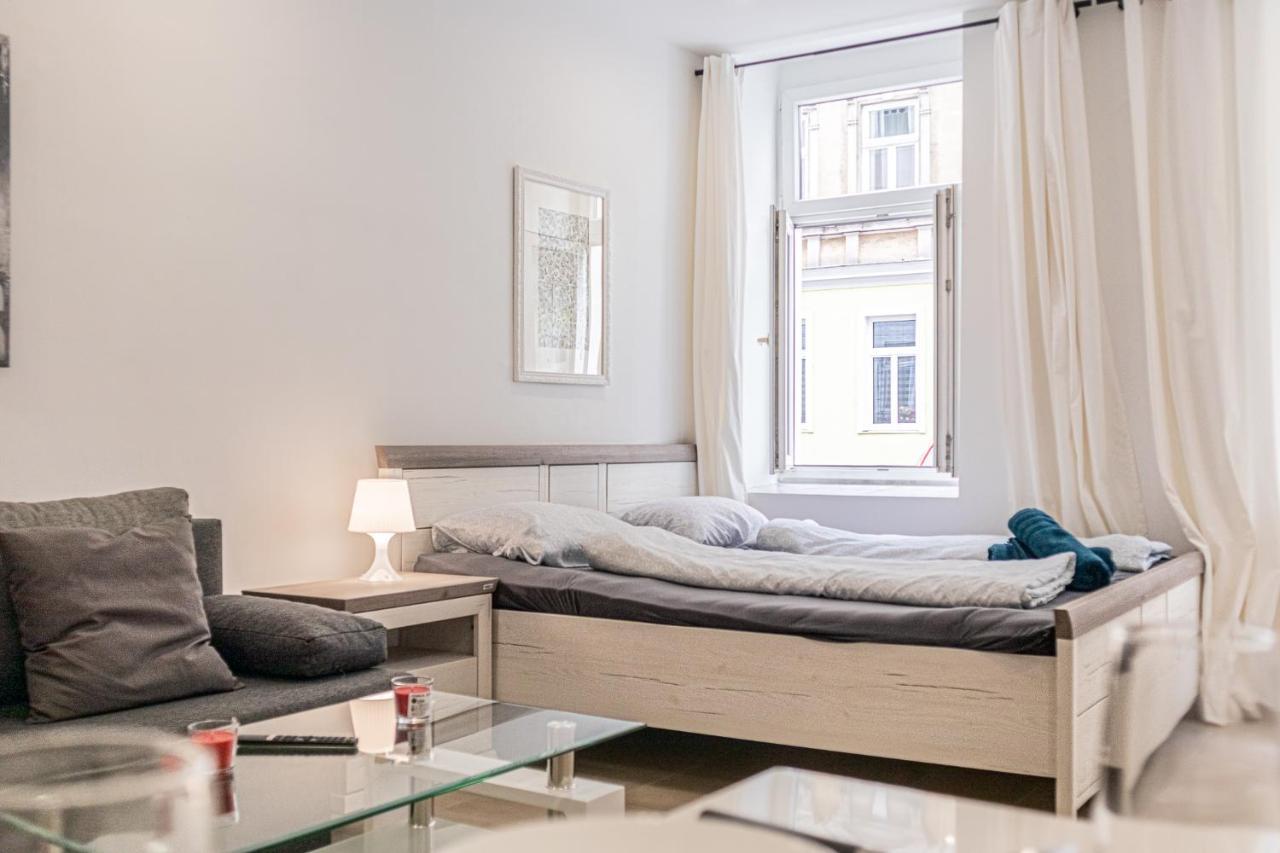 9 Min From City Center - Lovely Studio Near U1 Reumannplatz Viena Exterior foto