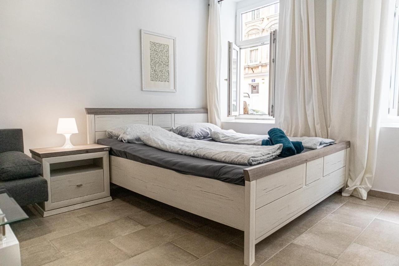 9 Min From City Center - Lovely Studio Near U1 Reumannplatz Viena Exterior foto